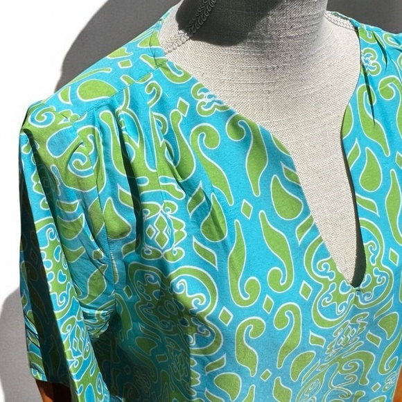 🌻 NEW w/tag Buckhead Betties Camden Ct. Green Turquoise Split Neck Top Blouse L - Picture 3 of 10